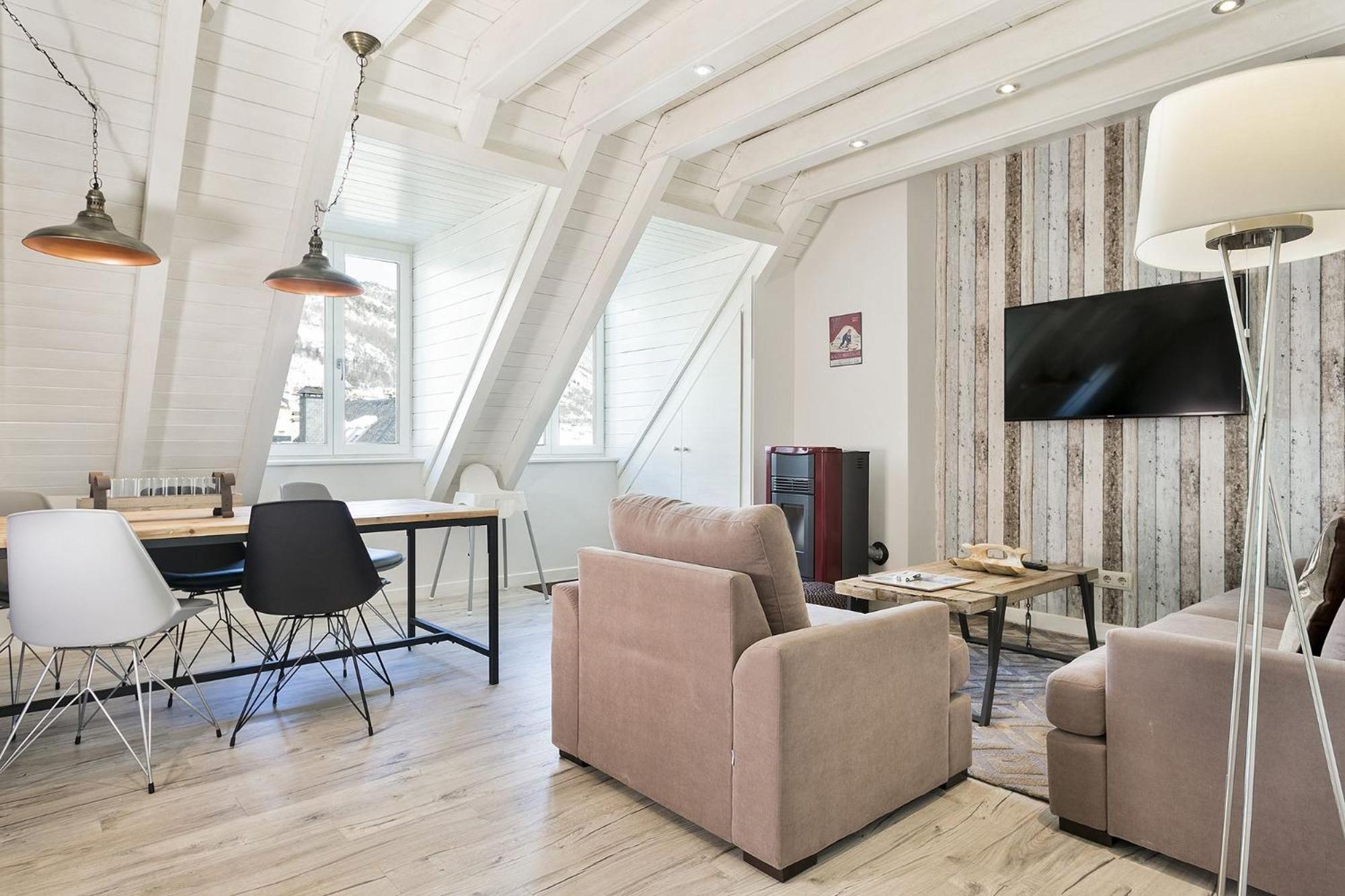 Luderna - Duplex Sant Miqueu Διαμέρισμα Βιέλα Εξωτερικό φωτογραφία